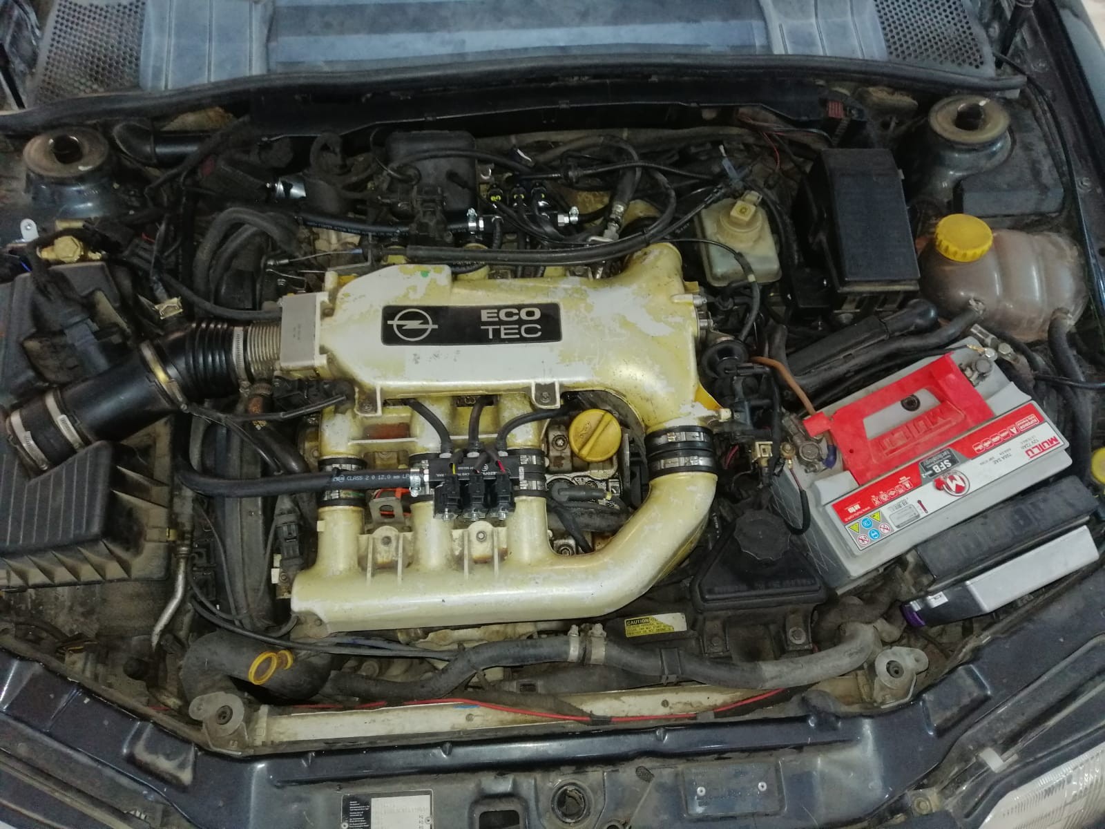 Opel Vectra 2.5 CDX 6cyl - AEB 2568